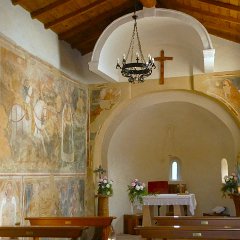 P1180750   Chiesetta di S. Giorgio a sx.,  sec. XIV. Vedi Google.